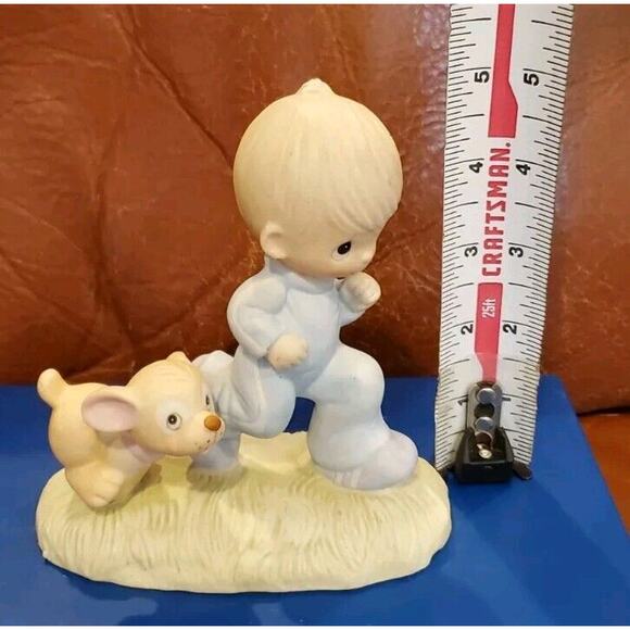 Vtg 1979 Jonathan & David Enesco Precious Moments Boy Running Dog Figurine - Picture 9 of 13